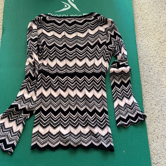 Stunning Pink Black Silver Keyhole INC Chevron Sweater; 1-of-a-kind! Sz Sm. - Picture 5 of 6